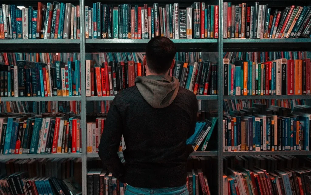 Sebuah Zairyū Card (Residence Card) dengan status 'Permanent Resident'.