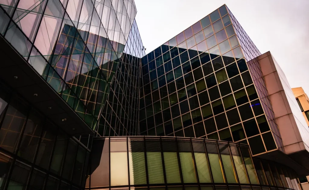 Tanda seru yang melambangkan peringatan atau situasi darurat.