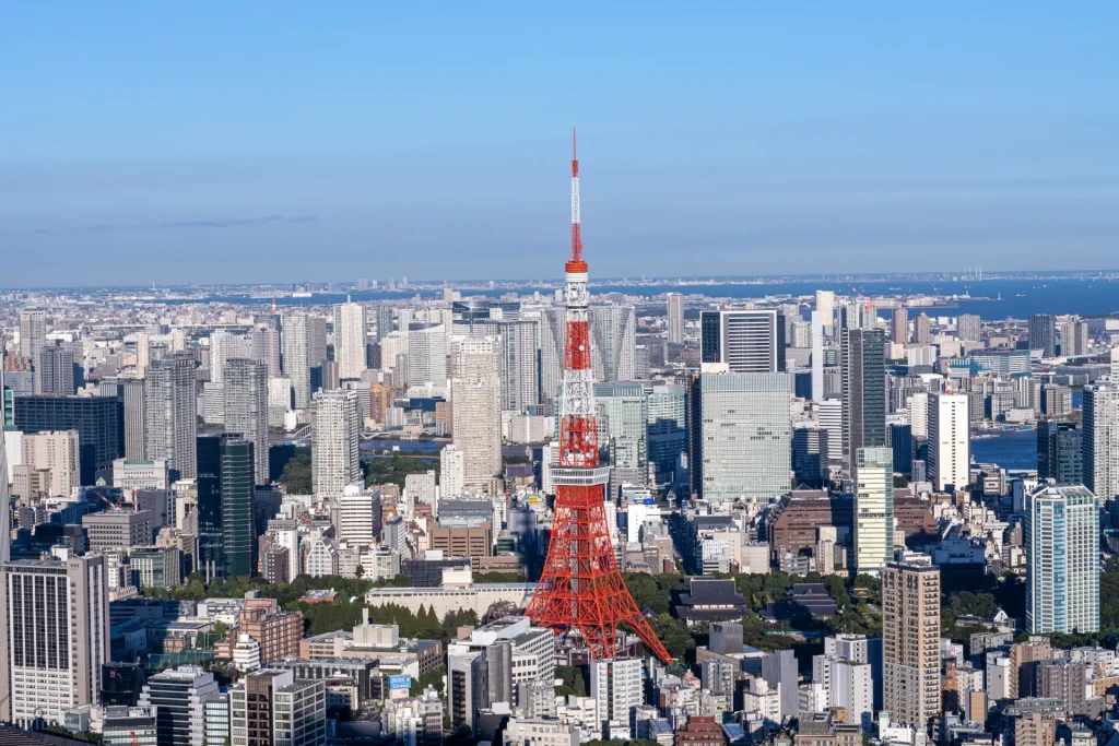 Pemandangan kota Tokyo yang modern.