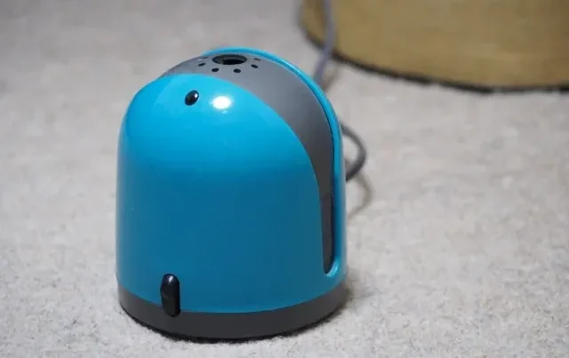 Produk anti nyamuk portabel untuk kegiatan di luar ruangan.