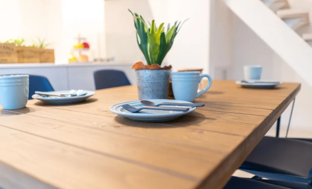 Interior sebuah share house yang modern dan nyaman di Yokohama.