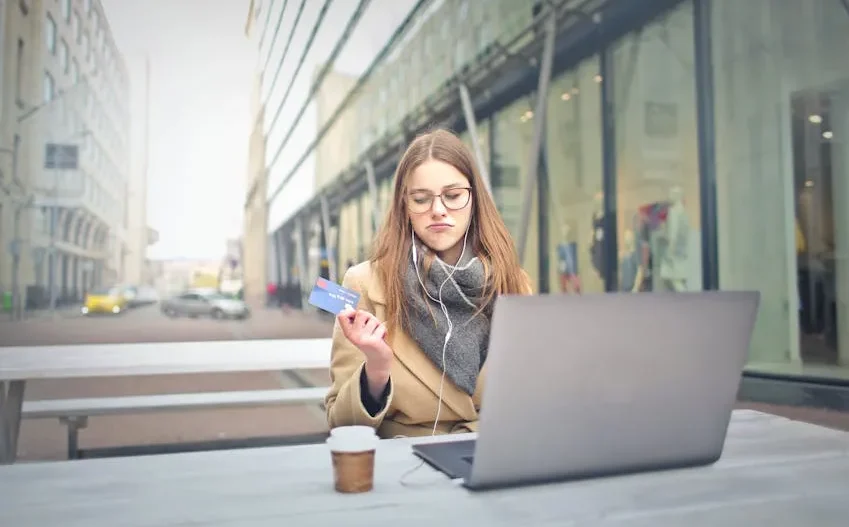 Tanda seru yang melambangkan peringatan atau hal yang perlu diperhatikan.