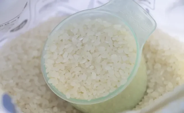 Gelas takar khusus beras di Jepang.