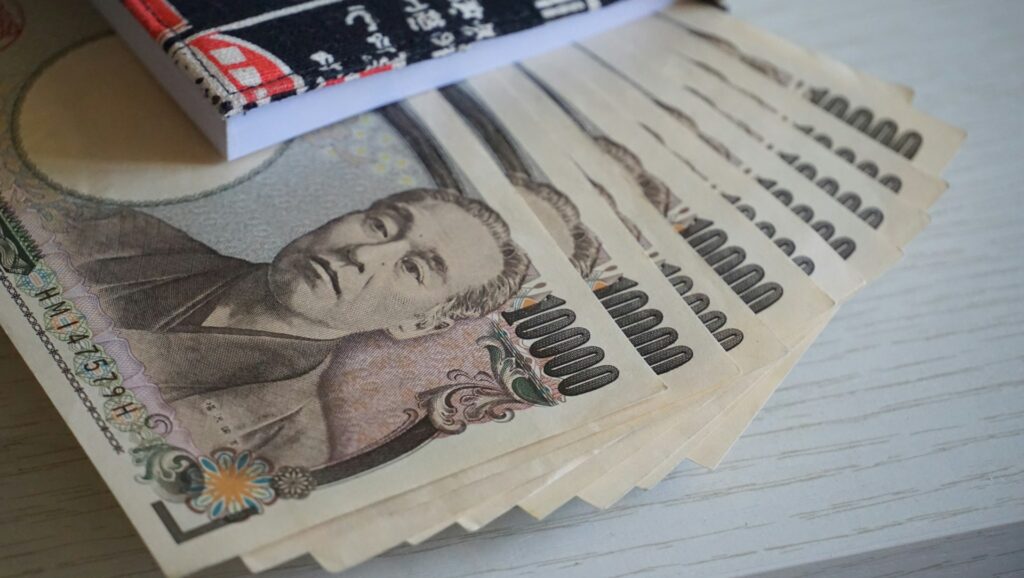 Logo dari beberapa layanan pinjaman populer di Jepang.