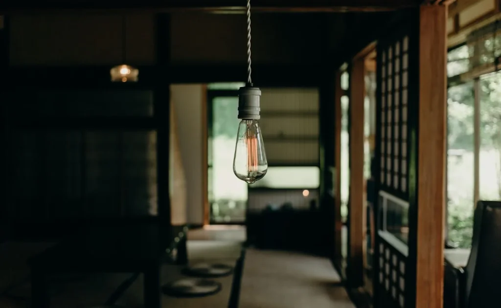 Eksterior Tokyo Guesthouse toco., sebuah rumah tradisional Jepang yang indah.