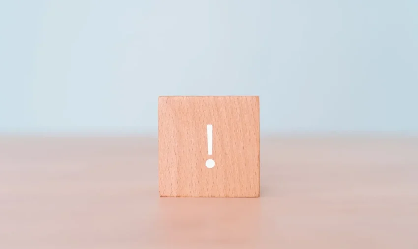 Tanda seru besar yang melambangkan hal-hal penting.