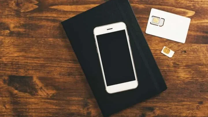 Beberapa pilihan kartu SIM prabayar untuk turis.