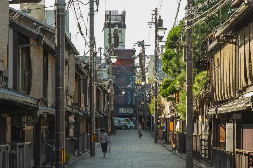 Pemandangan salah satu kuil ikonik di Kyoto.