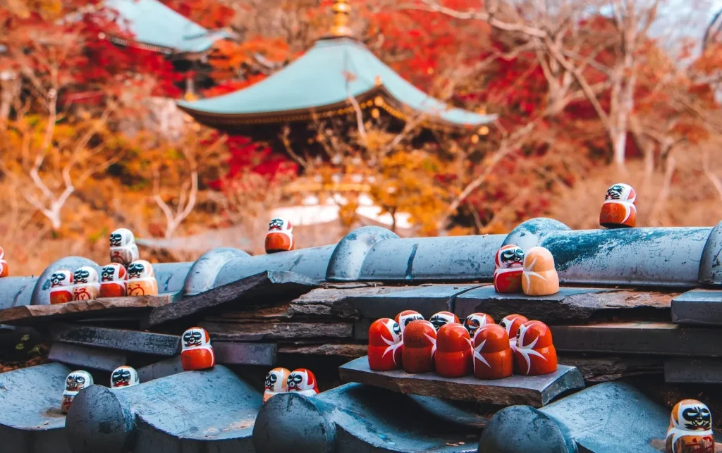 Gerbang utama Kuil Katsuō-ji yang megah.