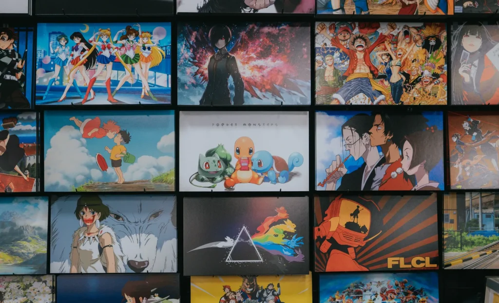 Koleksi figur aksi dari berbagai karakter anime populer.