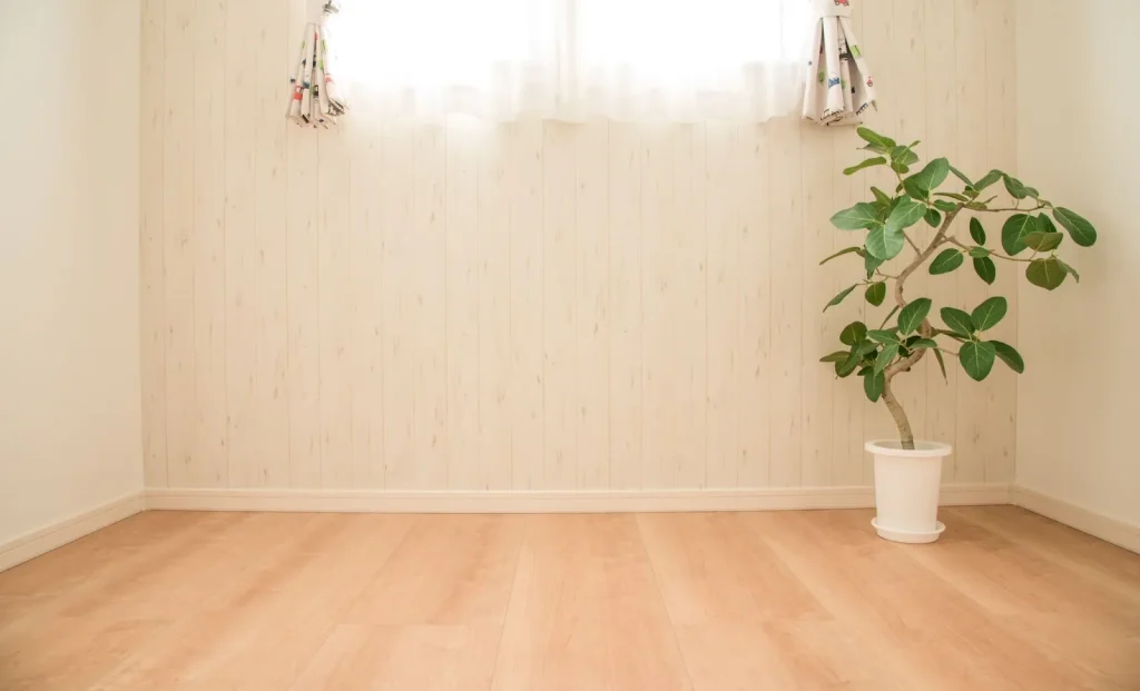 Sebuah celengan babi, melambangkan penghematan.