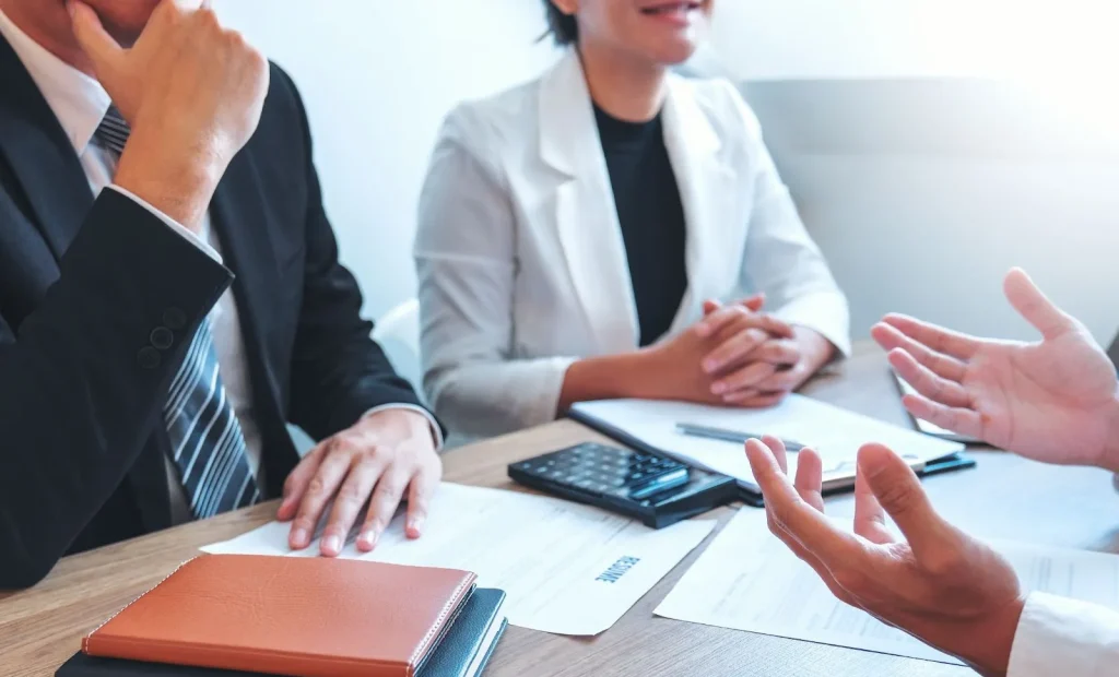 Diagram alur yang menunjukkan proses langkah-demi-langkah untuk mendapatkan pekerjaan.