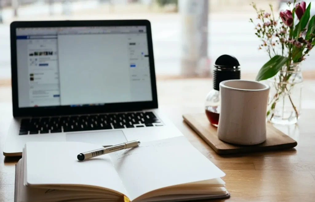 Logo-logo dari berbagai situs pencari kerja populer.