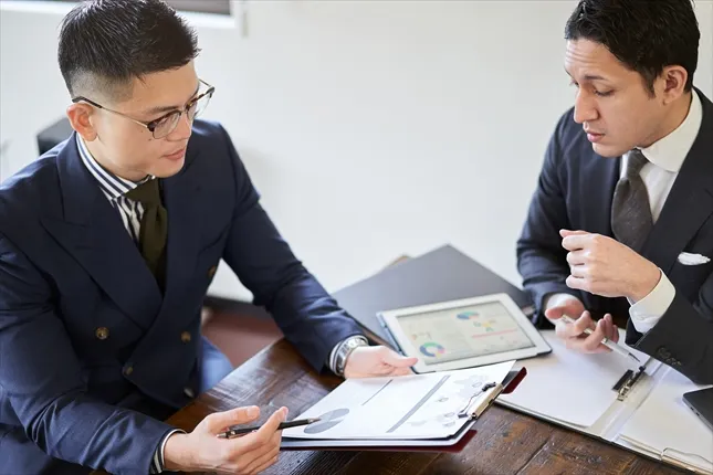 Logo-logo dari berbagai perusahaan asing ternama.