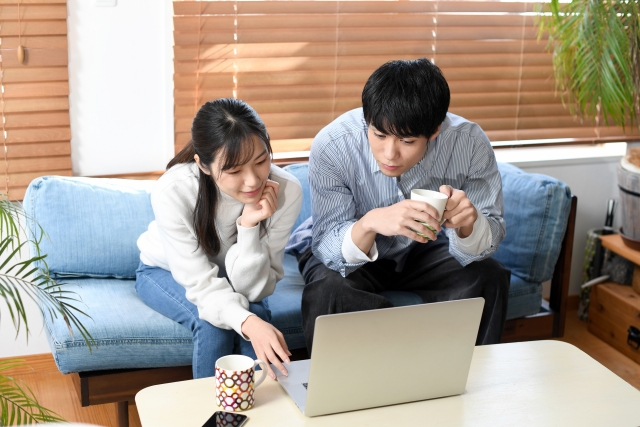 Sekelompok teman sedang berkumpul