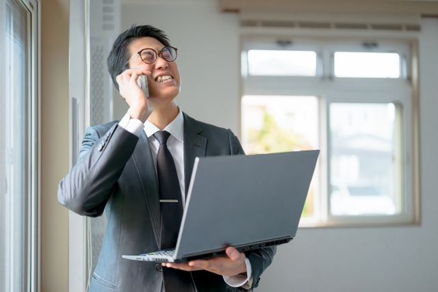Buku-buku bahasa Jepang yang bertumpuk