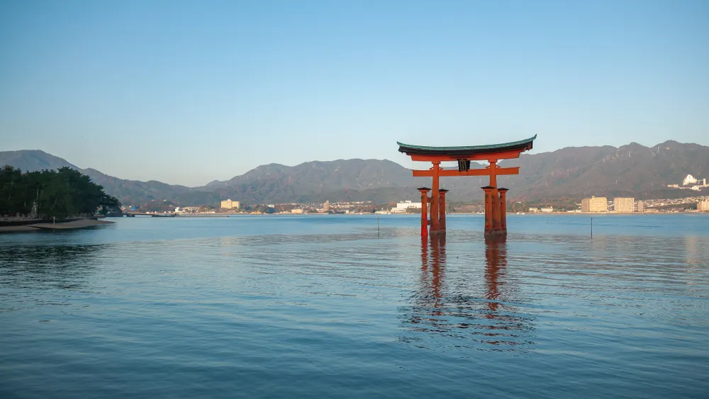 Pemandangan Kuil Itsukushima di Miyajima, Hiroshima