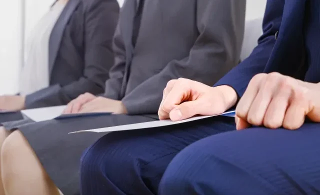 Tanda centang hijau dan silang merah.