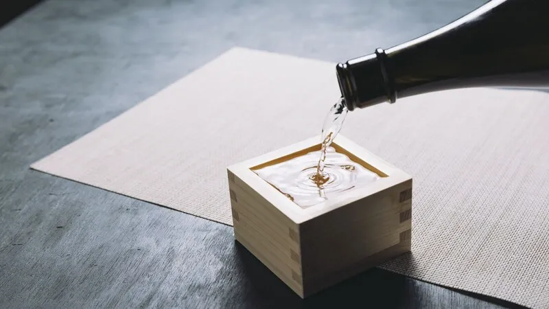 Botol dan gelas sake tradisional Jepang